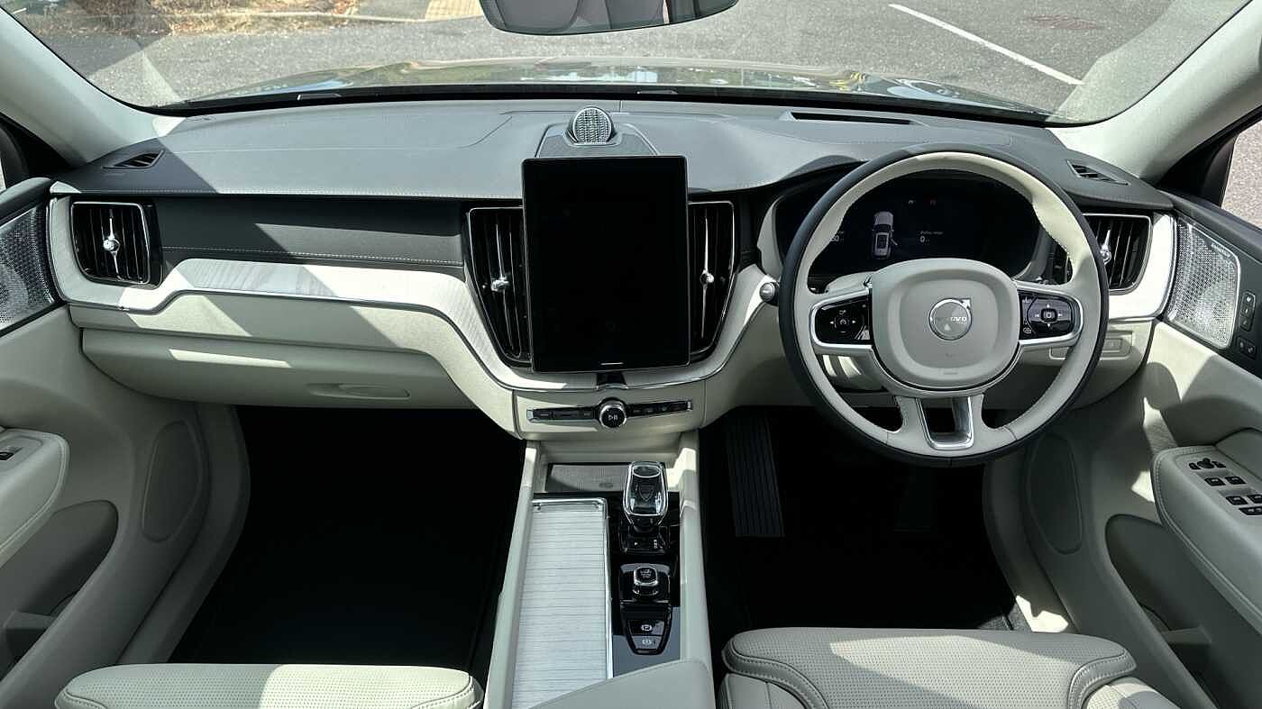 Volvo XC60 Ultra, T8 AWD Plug-in hybrid, Electric/Petrol, Dark