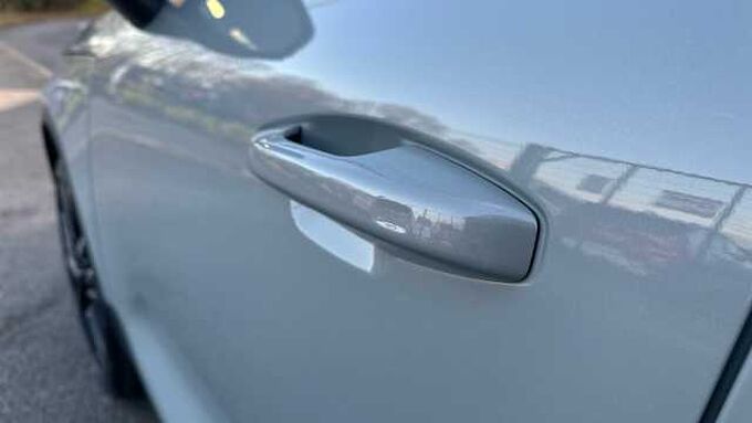 Volvo XC40 Ultra, B4 Mild hybrid, Petrol, Bright ( 360° camera )