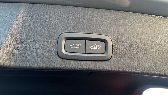 Volvo XC40 Ultra, B4 Mild hybrid, Petrol, Bright ( 360° camera )