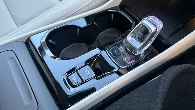 Volvo XC40 Ultra, B4 Mild hybrid, Petrol, Bright ( 360° camera )