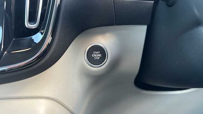 Volvo XC40 Ultra, B4 Mild hybrid, Petrol, Bright ( 360° camera )