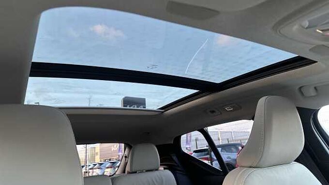 Volvo XC40 Ultra, B4 Mild hybrid, Petrol, Bright ( 360° camera )