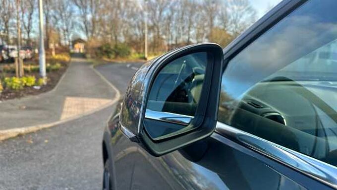 Volvo XC40 Ultra, B4 Mild hybrid, Petrol, Bright ( Apple CarPlay )