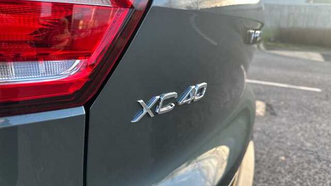 Volvo XC40 Ultra, B4 Mild hybrid, Petrol, Bright ( Apple CarPlay )