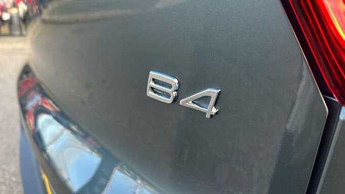 Volvo XC40 Ultra, B4 Mild hybrid, Petrol, Bright ( Apple CarPlay )