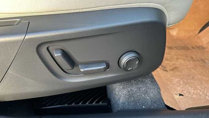 Volvo XC40 Ultra, B4 Mild hybrid, Petrol, Bright ( Apple CarPlay )