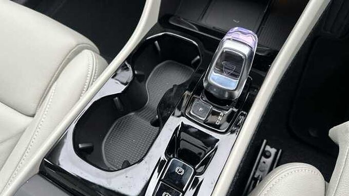 Volvo XC40 Ultra, B4 Mild hybrid, Petrol, Bright ( Blond Leather )