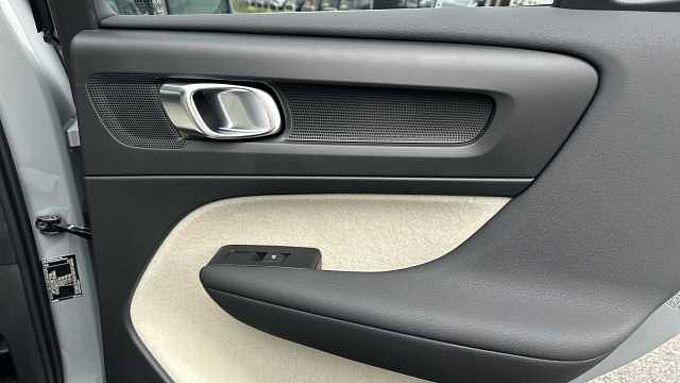 Volvo XC40 Ultra, B4 Mild hybrid, Petrol, Bright ( Blond Leather )