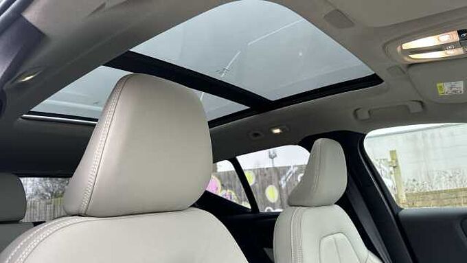 Volvo XC40 Ultra, B4 Mild hybrid, Petrol, Bright ( Blond Leather )