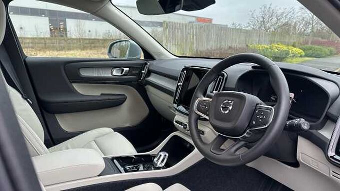 Volvo XC40 Ultra, B4 Mild hybrid, Petrol, Bright ( Blond Leather )