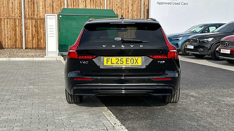 Volvo V60 Ultra, T8 AWD Plug-in hybrid, Electric/Petrol, Dark ( Harman Kardon )