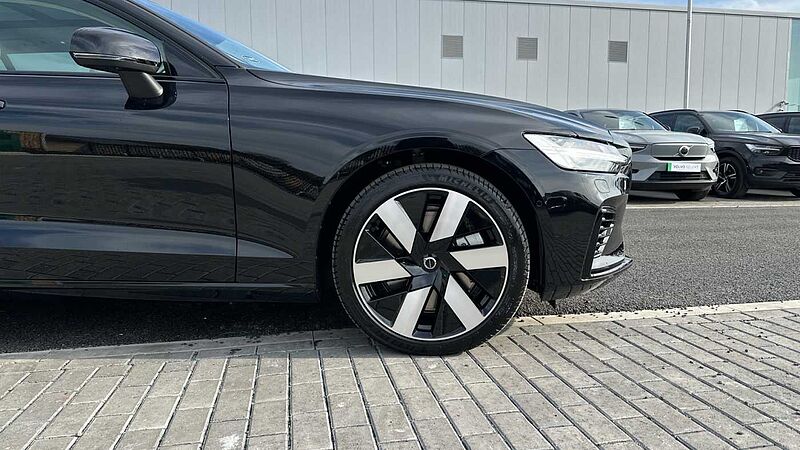 Volvo V60 Ultra, T8 AWD Plug-in hybrid, Electric/Petrol, Dark ( Harman Kardon )