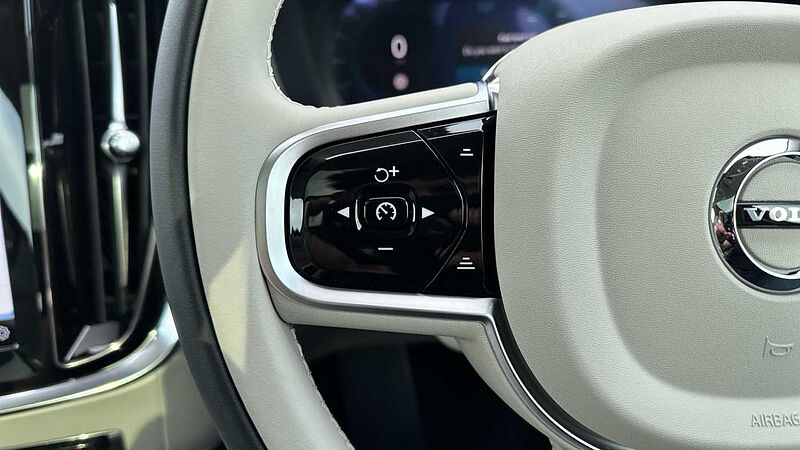 Volvo V60 Ultra, T8 AWD Plug-in hybrid, Electric/Petrol, Dark ( Harman Kardon )