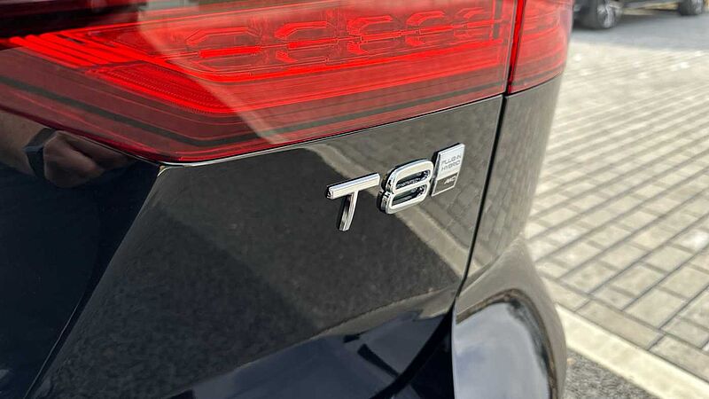 Volvo V60 Ultra, T8 AWD Plug-in hybrid, Electric/Petrol, Dark ( Harman Kardon )