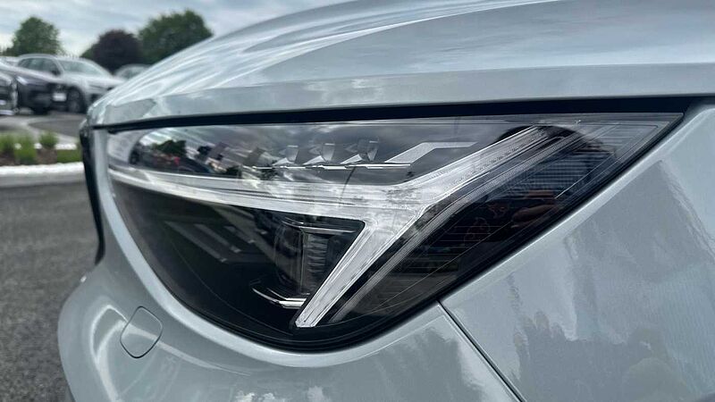Volvo XC40 Ultra, B4 Mild hybrid, Petrol, Dark
