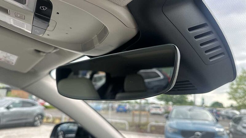 Volvo XC40 Ultra, B4 Mild hybrid, Petrol, Dark