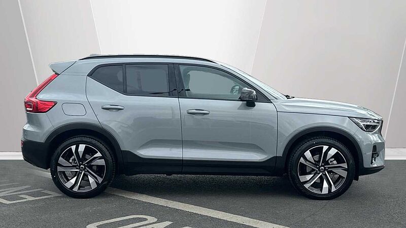 Volvo XC40 Ultra, B4 Mild hybrid, Petrol, Dark