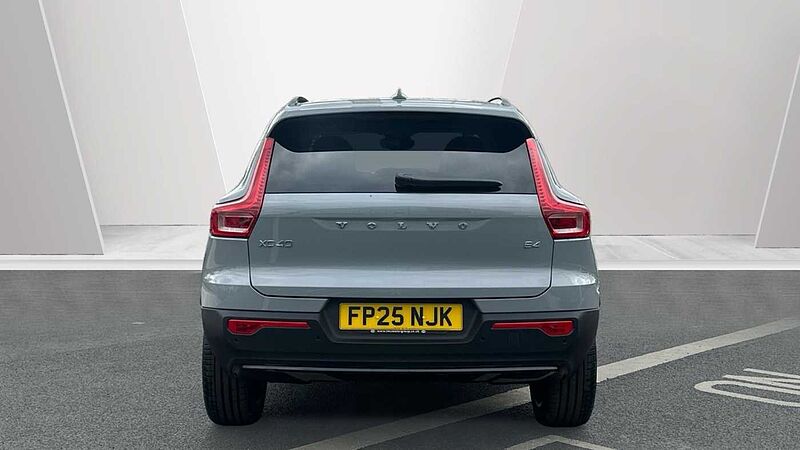 Volvo XC40 Ultra, B4 Mild hybrid, Petrol, Dark