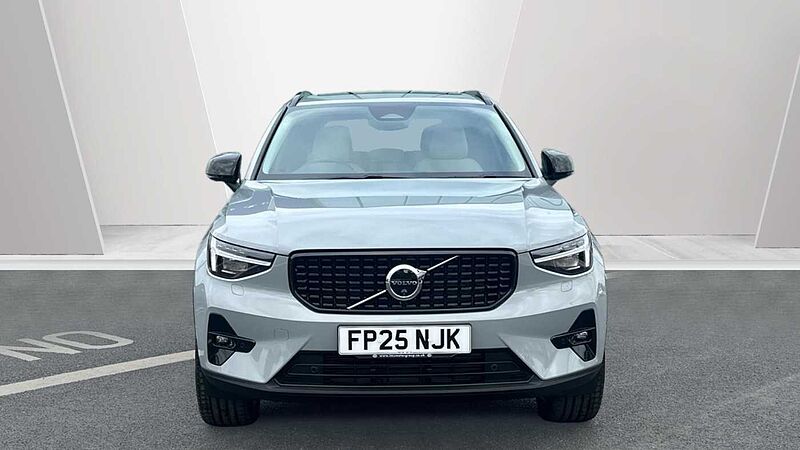 Volvo XC40 Ultra, B4 Mild hybrid, Petrol, Dark