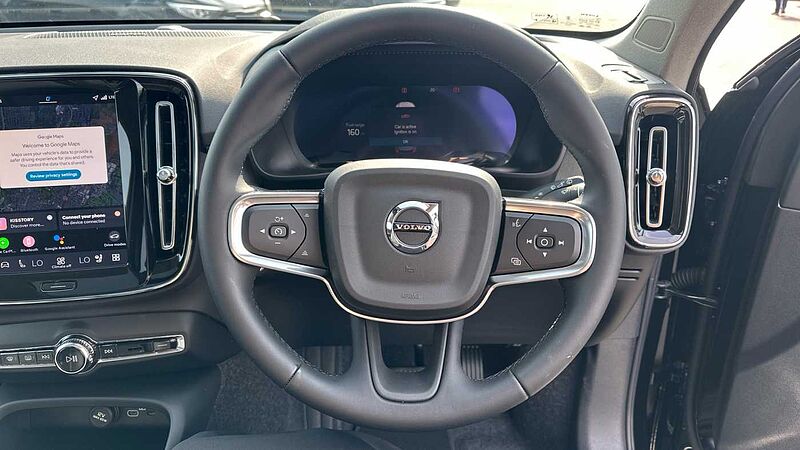 Volvo XC40 Ultra, B4 Mild hybrid, Petrol, Dark ( Apple CarPlay , 360* Camera )