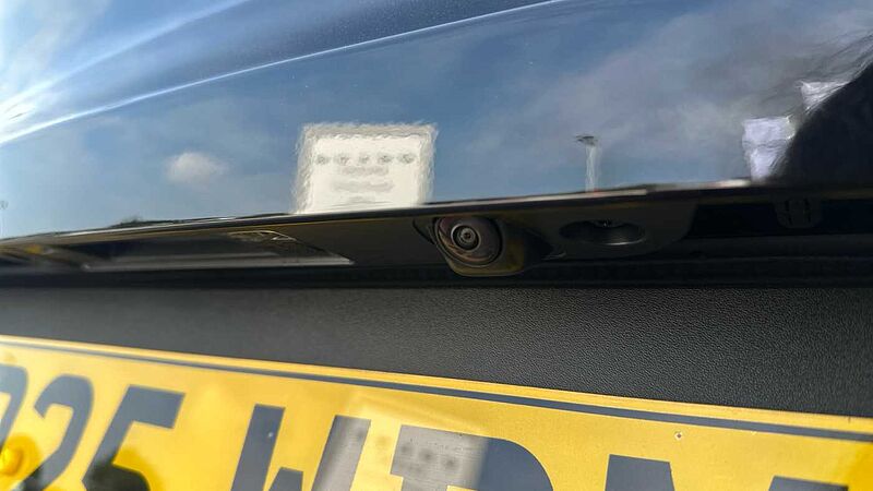 Volvo XC40 Ultra, B4 Mild hybrid, Petrol, Dark ( Apple CarPlay , 360* Camera )