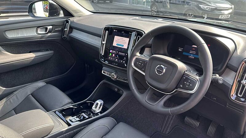 Volvo XC40 Ultra, B4 Mild hybrid, Petrol, Dark ( Apple CarPlay , 360* Camera )