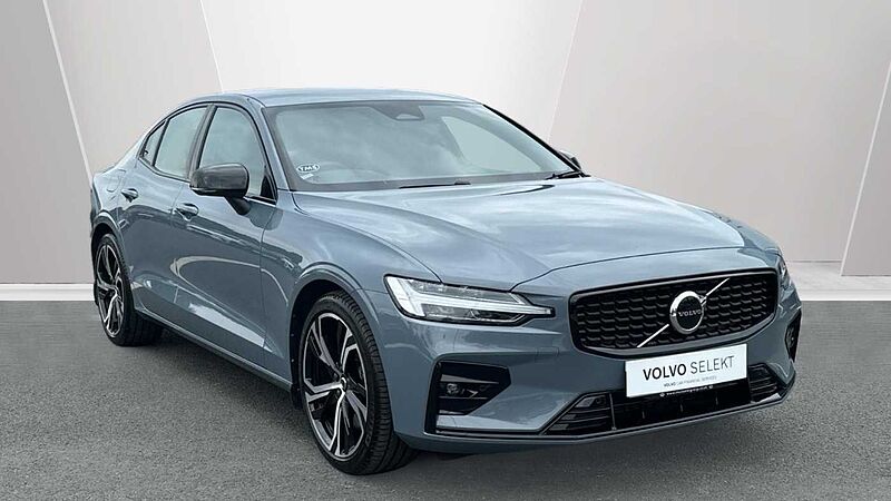 Volvo S60 Plus, B5 mild hybrid, Petrol, Dark (Rear Camera , Apple CarPlay)