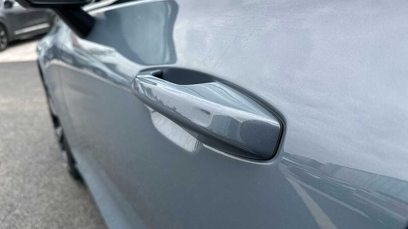 Volvo S60 Plus, B5 mild hybrid, Petrol, Dark (Rear Camera , Apple CarPlay)
