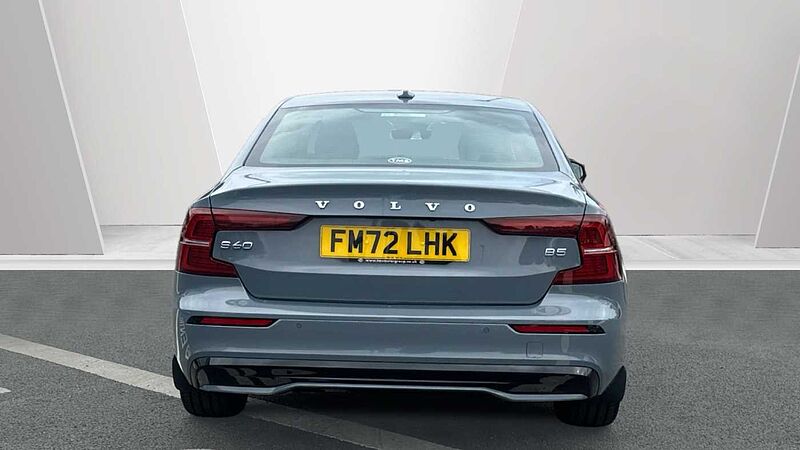 Volvo S60 Plus, B5 mild hybrid, Petrol, Dark (Rear Camera , Apple CarPlay)