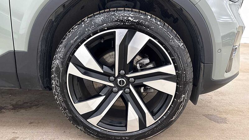 Volvo XC40 Ultra, B4 Mild hybrid, Petrol, Dark (Full Leather Upholstery)