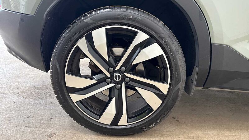 Volvo XC40 Ultra, B4 Mild hybrid, Petrol, Dark (Full Leather Upholstery)