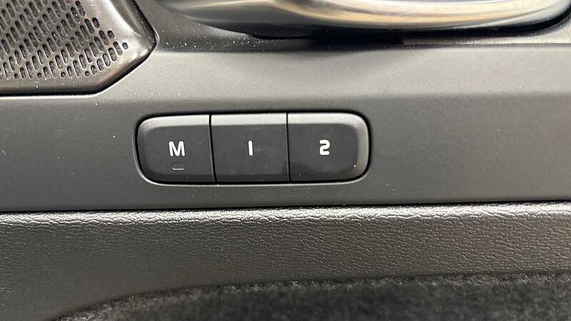 Volvo XC40 Ultra, B4 Mild hybrid, Petrol, Dark (Full Leather Upholstery)
