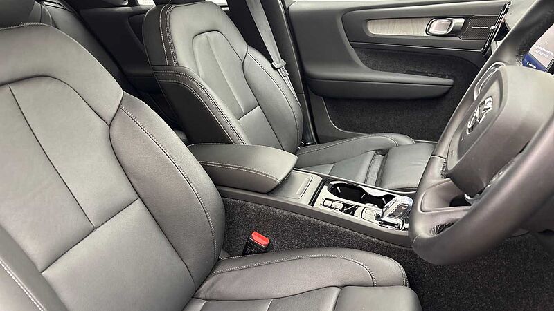 Volvo XC40 Ultra, B4 Mild hybrid, Petrol, Dark (Full Leather Upholstery)