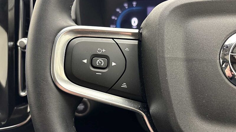 Volvo XC40 Ultra, B4 Mild hybrid, Petrol, Dark (Full Leather Upholstery)