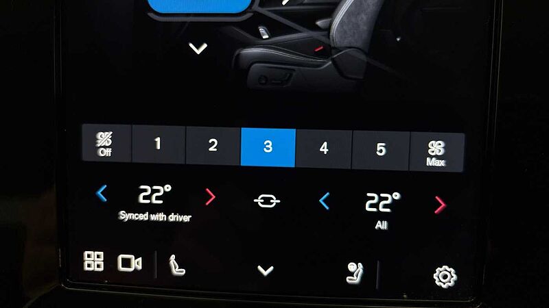 Volvo XC40 Ultra, B4 Mild hybrid, Petrol, Dark (Full Leather Upholstery)