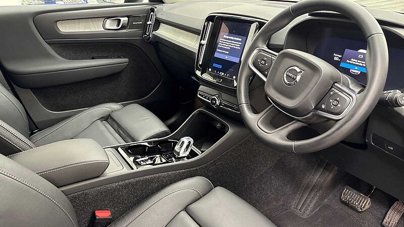 Volvo XC40 Ultra, B4 Mild hybrid, Petrol, Dark (Full Leather Upholstery)