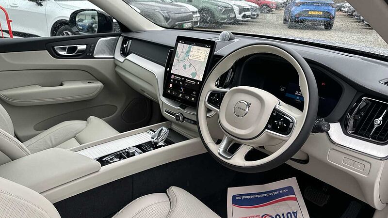 Volvo XC60 Ultra, T8 AWD Plug-in hybrid, Electric/Petrol, Dark (22' Alloy Wheels)