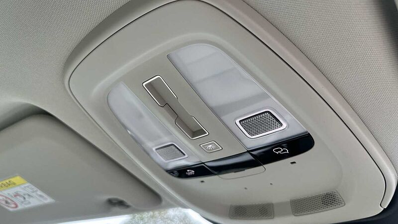 Volvo XC60 Ultra, T8 AWD Plug-in hybrid, Electric/Petrol, Dark (22' Alloy Wheels)
