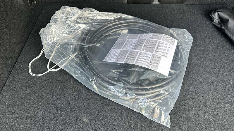 Volvo XC60 Ultra, T8 AWD Plug-in hybrid, Electric/Petrol, Dark ( 22' Alloys )
