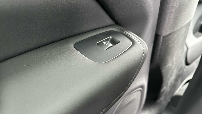 Volvo XC60 Ultra, T8 AWD Plug-in hybrid, Electric/Petrol, Dark ( 22' Alloys )