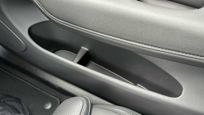 Volvo XC60 Ultra, T8 AWD Plug-in hybrid, Electric/Petrol, Dark ( 22' Alloys )