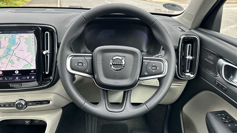 Volvo XC40 Ultra, B4 Mild hybrid, Petrol, Dark ( Blond Leather )