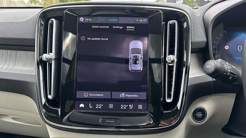 Volvo XC40 Ultra, B4 Mild hybrid, Petrol, Dark ( Blond Leather )