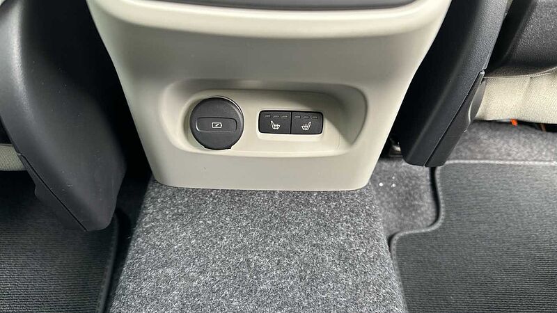 Volvo XC40 Ultra, B4 Mild hybrid, Petrol, Dark ( Blond Leather )