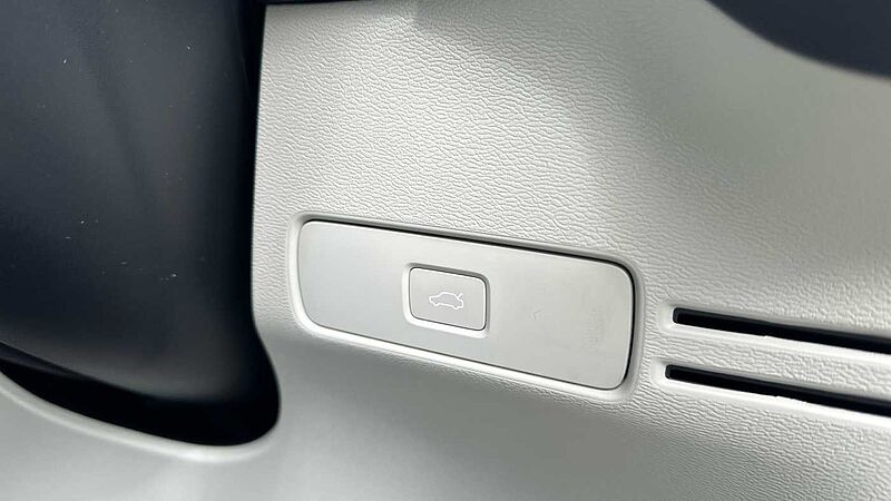 Volvo XC40 Ultra, B4 Mild hybrid, Petrol, Dark ( Blond Leather )