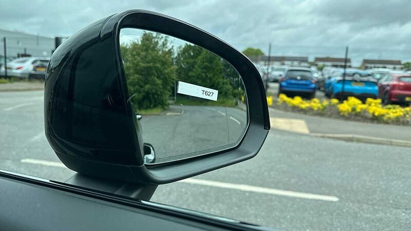 Volvo XC40 Ultra, B4 Mild hybrid, Petrol, Dark ( Blond Leather )
