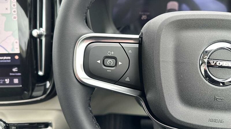 Volvo XC40 Ultra, B4 Mild hybrid, Petrol, Dark ( Blond Leather )