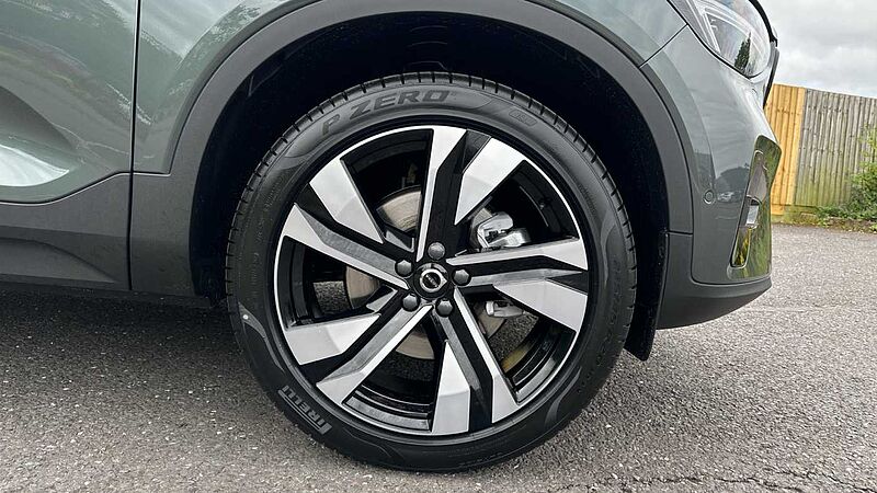Volvo XC40 Ultra, B4 Mild hybrid, Petrol, Dark ( Blond Leather )