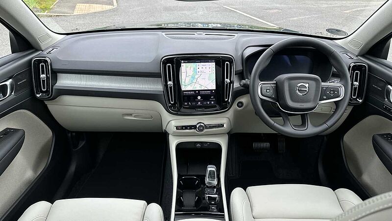 Volvo XC40 Ultra, B4 Mild hybrid, Petrol, Dark ( Blond Leather )