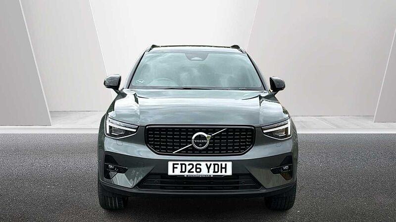 Volvo XC40 Ultra, B4 Mild hybrid, Petrol, Dark ( Forest Lake )